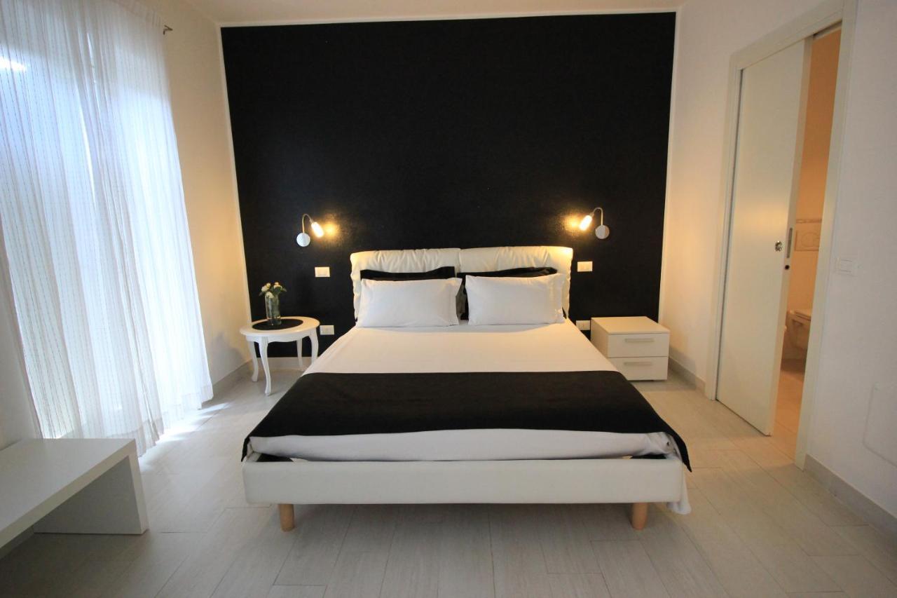 Rooms Il Punto Peschiera del Garda Ngoại thất bức ảnh