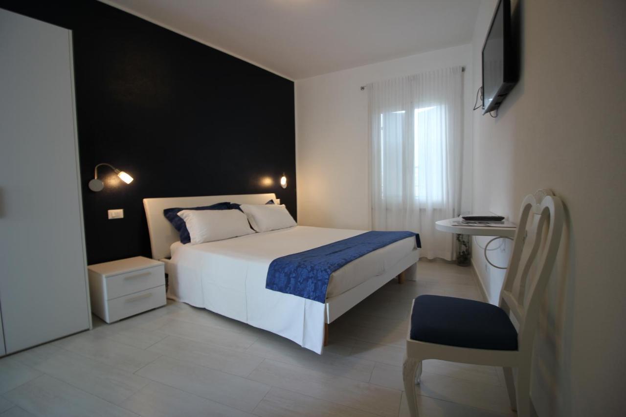 Rooms Il Punto Peschiera del Garda Ngoại thất bức ảnh